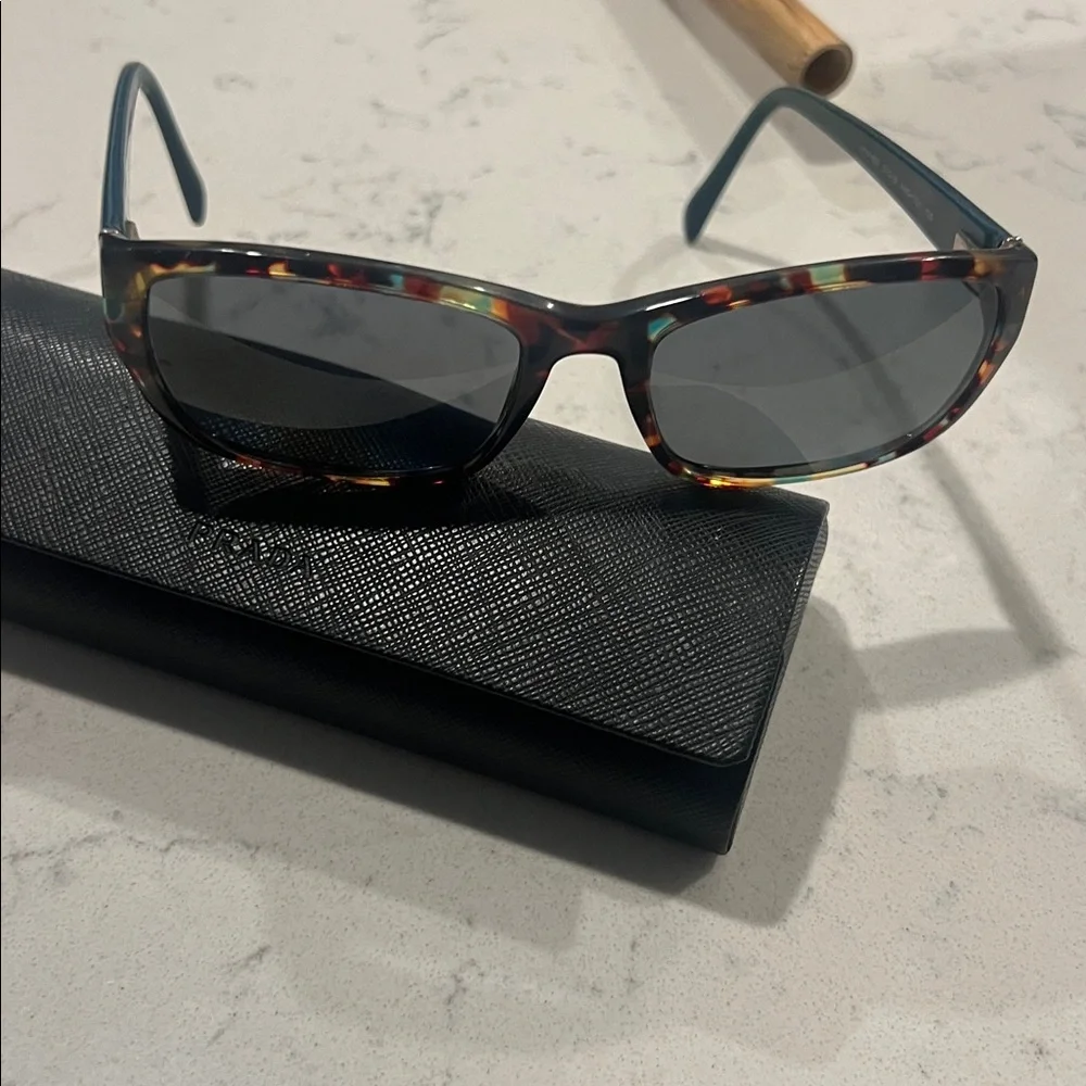 Prada “frames” - Picture 2 of 6